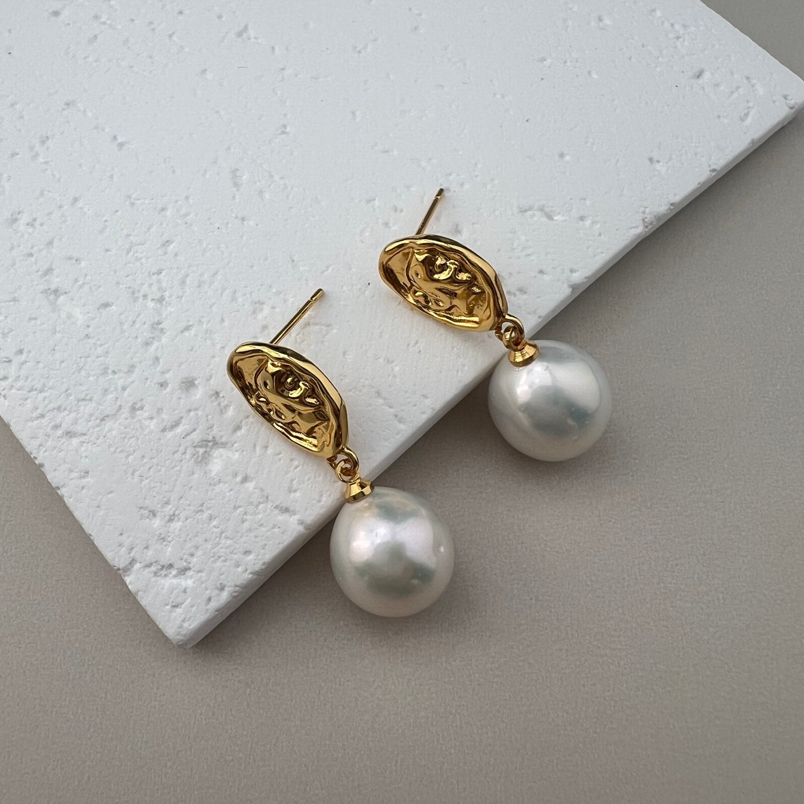 Natural Freshwater Pearl Cameo Earrings - 18K Gold Plated (Gold/Silver Finish)