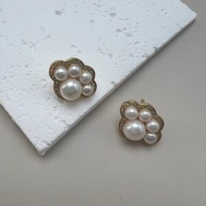 Cute Cat Paw Pearl Stud Earrings | Gold-Plated Zircon Accent