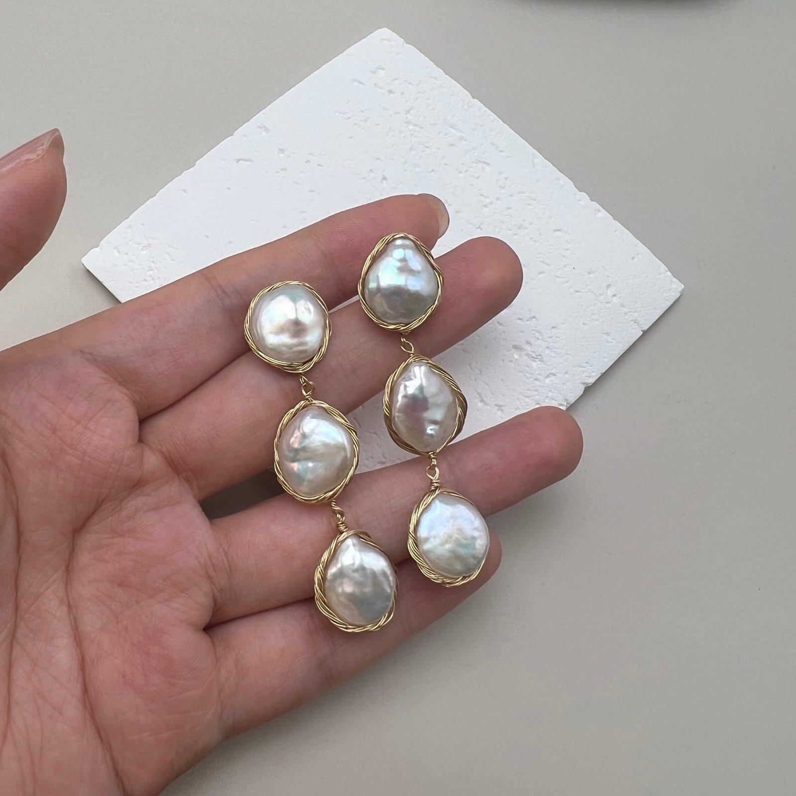 Long Baroque Pearl Dangle Earrings | Handwired Gold Statement Design - 图片 5